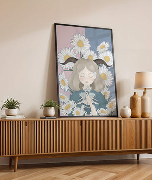 Ilustración de una niña con margaritas y cuernos sobre un fondo pastel