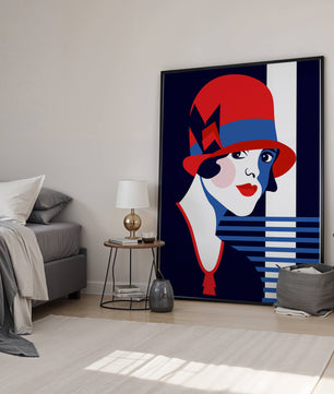 Femme élégante de style art déco avec chapeau cloche rouge et motifs géométriques