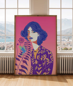 Retrato estilizado de una mujer con cabello azul y patrón botánico