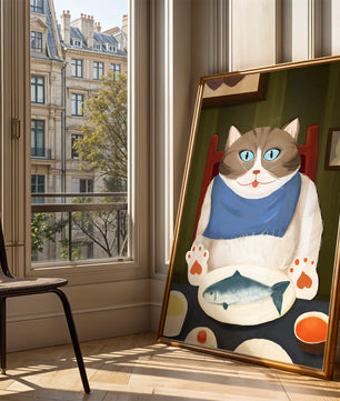 Ilustración de un gato comiendo con pescado y babero azul