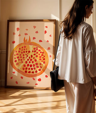 Ilustración abstracta colorida de granada con semillas esparcidas