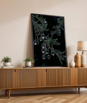 Elegante botanische Illustration mit leuchtenden Früchten und Blättern