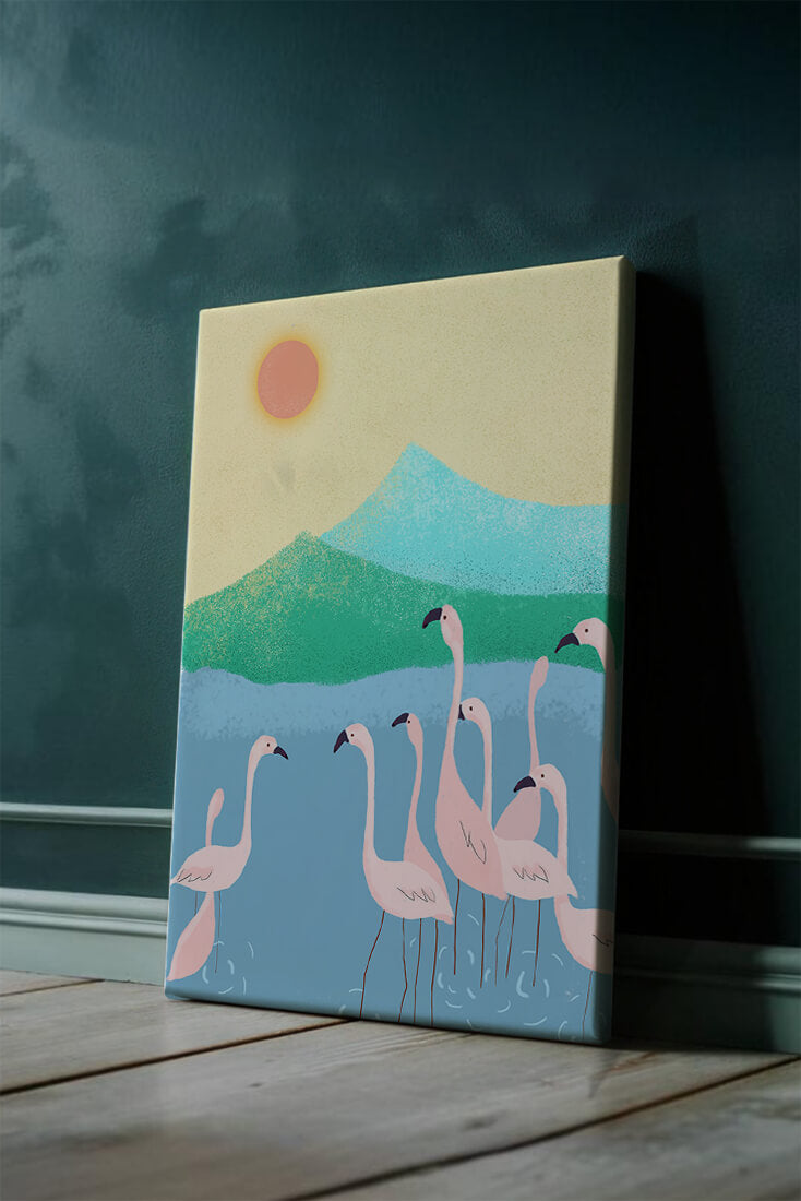 Friedliche Szene mit Flamingos in einer ruhigen Landschaft mit Bergen und Sonnenuntergang