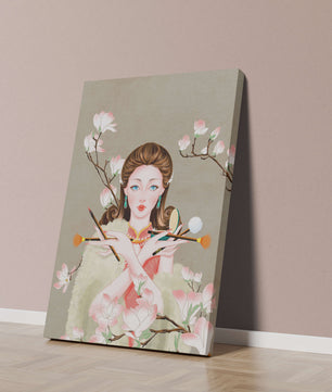 Femme élégante avec des outils de maquillage parmi des branches de magnolia en fleurs