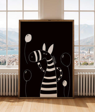 Cebra juguetona con globos en arte minimalista en blanco y negro