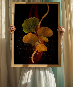 Art abstrait floral avec des feuilles de gingko dorées et un fond sombre