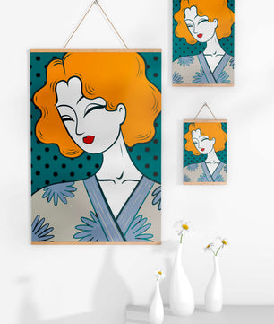 Retrato estilizado de una mujer con cabello naranja y kimono floral