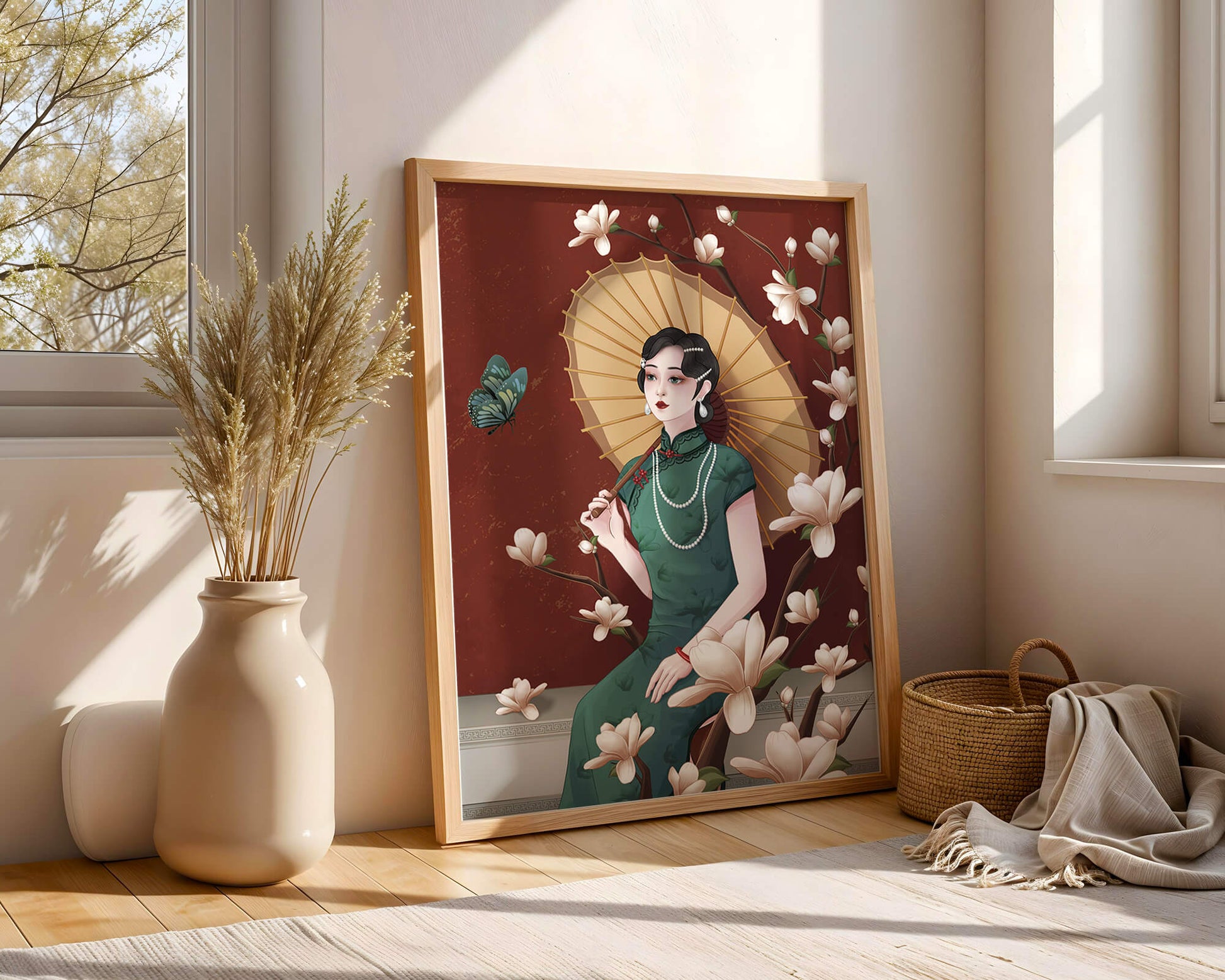 Mujer elegante con parasol y flores de magnolia sobre fondo rojo