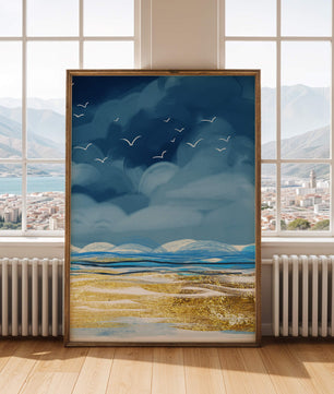 Meereslandschaft mit Vögeln in einer leuchtenden Blau- und Goldpalette