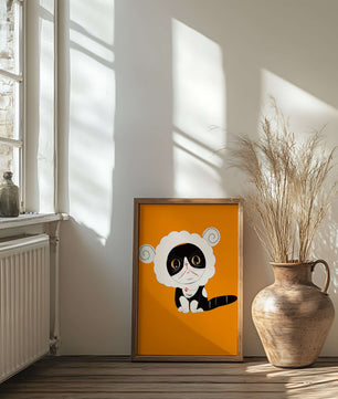 Ilustración de un gato disfrazado de oveja sobre fondo naranja vibrante