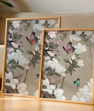 Mariposas y flores con colores pastel suaves y composición floral artística
