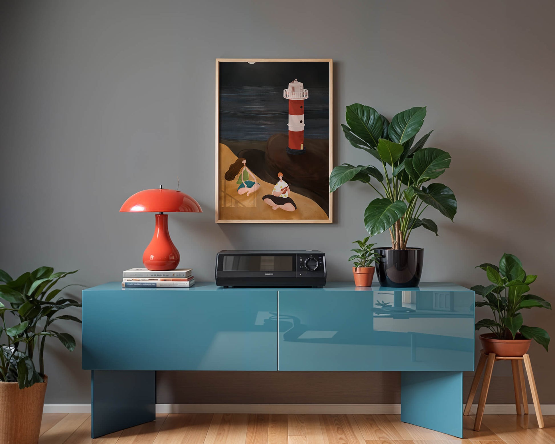 Escena de playa tranquila con faro por la noche