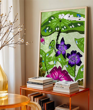 Bunte Blumenillustration mit exotischen Blumen und Blättern