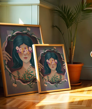 Portrait enchanteur d'une femme aux yeux floraux et aux cheveux noirs