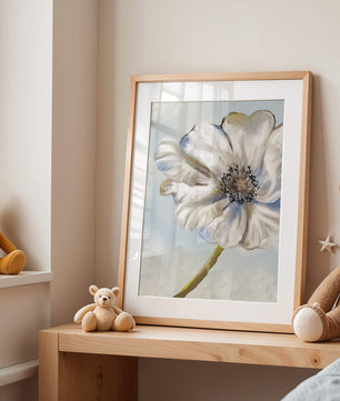 Art captivant de fleurs blanches avec des nuances de bleu sur un fond pastel
