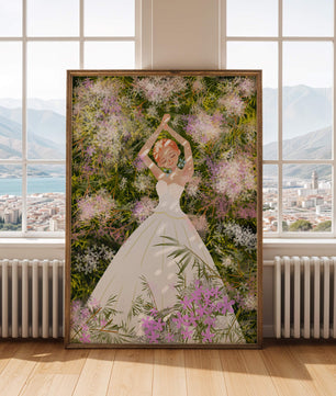 Mujer en vestido blanco acostada entre flores en un jardín