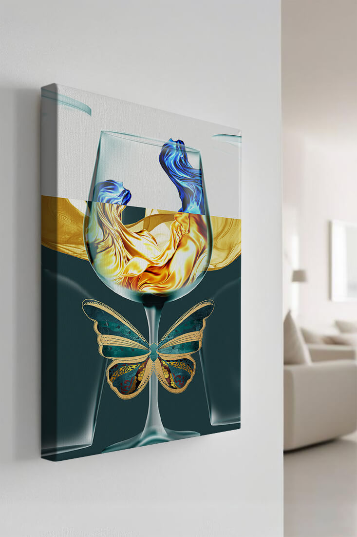 Cristallo con scultura di liquido e arte di farfalla