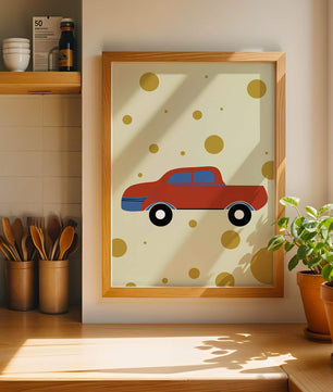 Ilustración abstracta de un coche rojo con círculos dorados sobre un fondo beige