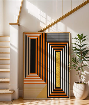 Arte abstracto geométrico con rayas y elemento dorado en naranja, negro y blanco