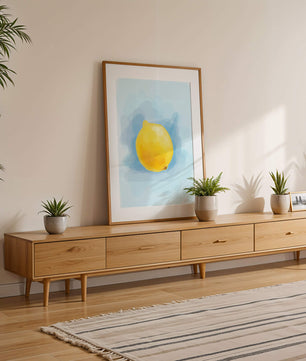 Obra de arte en acuarela de un limón sobre un fondo azul