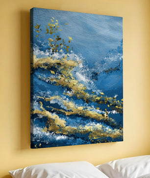 Textura abstracta en azul y dorado con patrones dinámicos