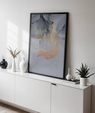 Elegantes abstraktes Design mit fließenden goldenen und orangefarbenen Linien auf blauem Hintergrund