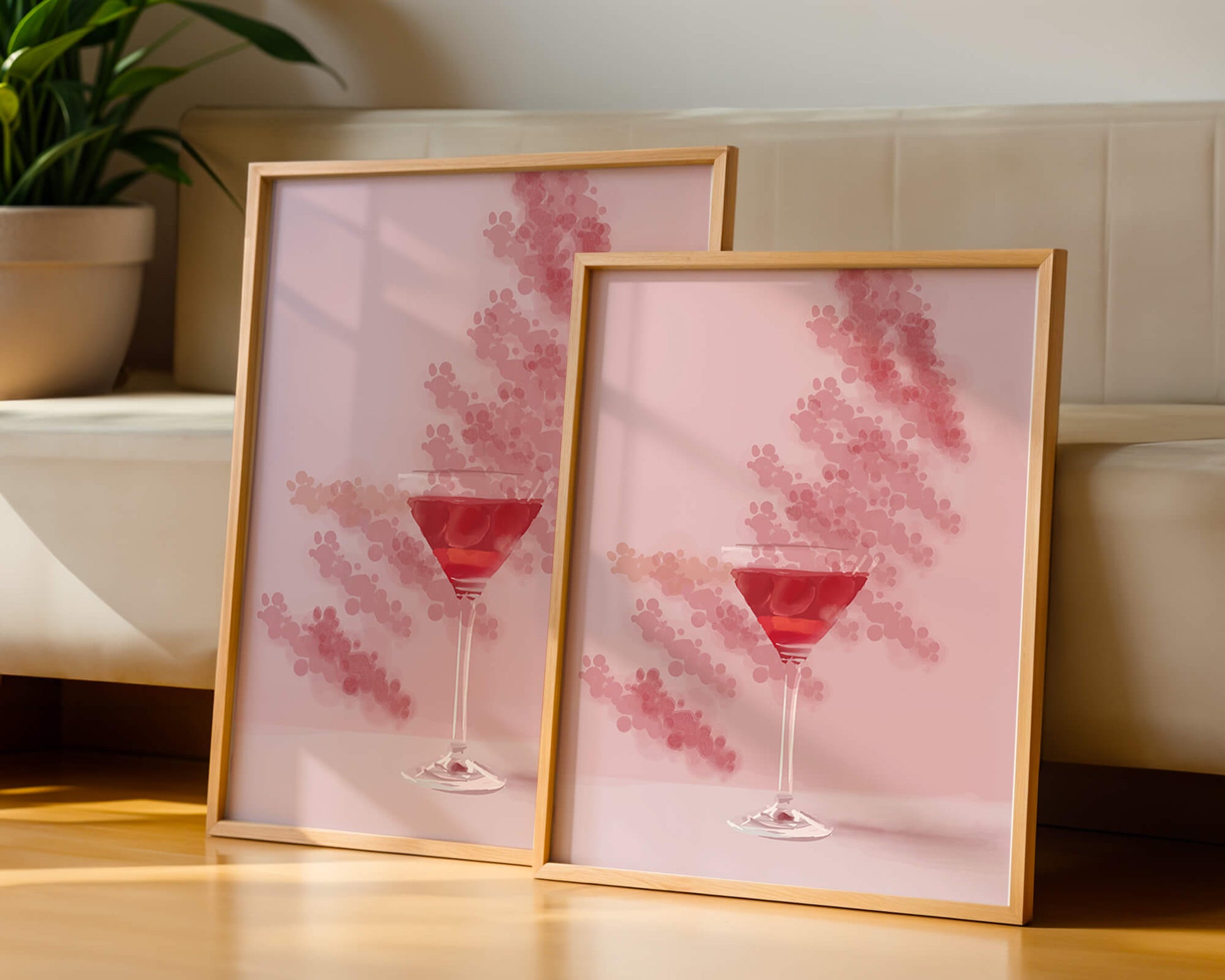 Elegante copa de cóctel roja sobre un fondo texturizado rosa