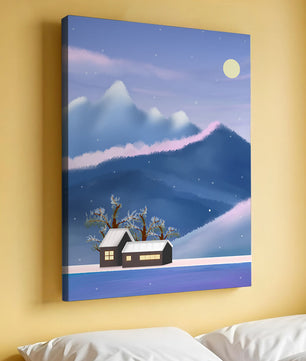 Paysage de montagne enneigée avec des maisons et des arbres sous la lumière de la lune