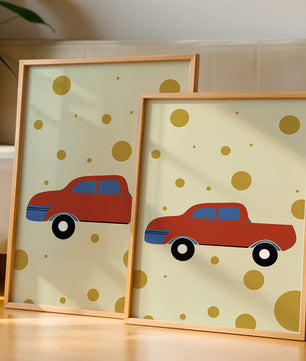 Ilustración abstracta de un coche rojo con círculos dorados sobre un fondo beige