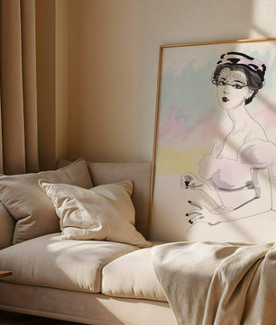 Elegant Woman in Vintage Fashion with Veil Hat and Pastel Background - Mi tienda