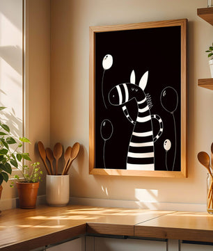Cebra juguetona con globos en arte minimalista en blanco y negro