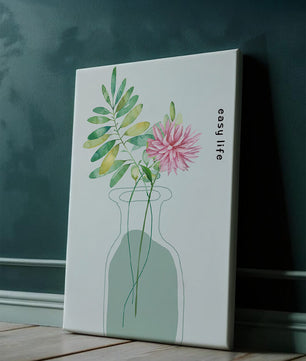 Arreglo floral de acuarela con verdor en un jarrón de vidrio
