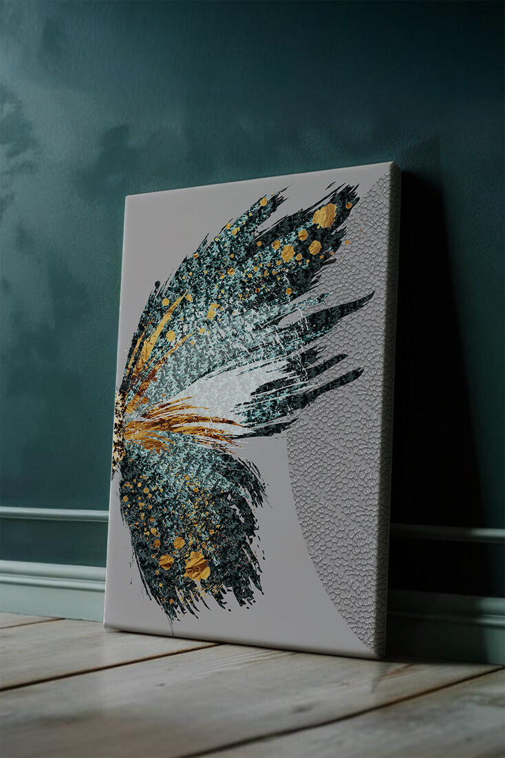 Ala de mariposa abstracta con detalles turquesa y dorados