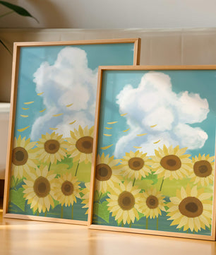 Sonnenblumen in einer hellen Wiese mit blauem Himmel und Wolken