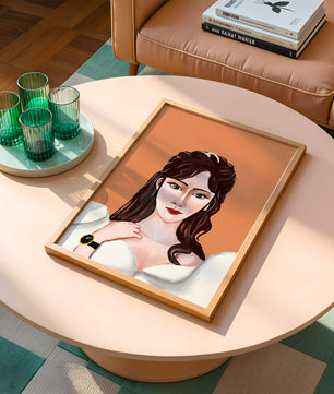 Retrato de una mujer con peinado elegante y reloj dorado