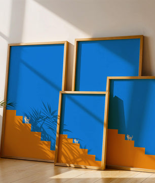 Gato minimalista en escaleras con fondo azul