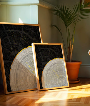 Abstract Wood Grain Pattern with Gold Accents on Black Background - Mi tienda