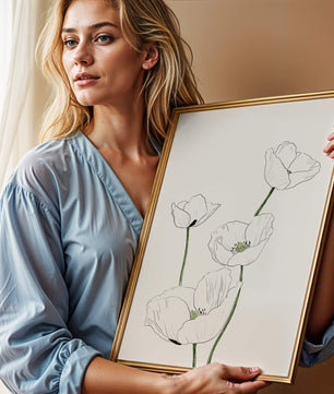 Zarte florale Linienzeichnung mit weißen Mohnblumen auf sauberem Hintergrund