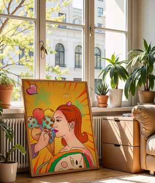 Retrato de mujer en arte pop colorido con globos y patrones vibrantes