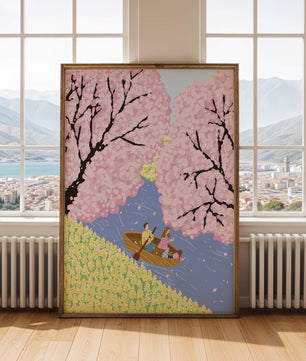 Familienrudern auf dem ruhigen Fluss mit Kirschblüten