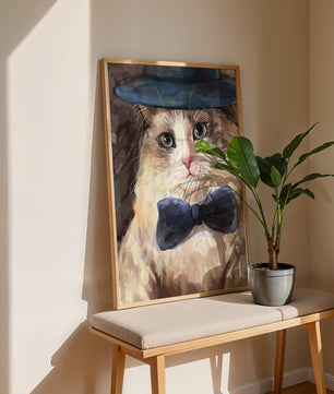 Gato encantador con traje formal, sombrero y corbata de moño