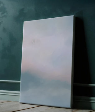 Paisaje de nubes abstracto con tonos suaves de rosa y azul
