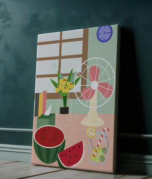 Nature morte sur le thème de l'été avec pastèque, éventail et fleurs dans un intérieur lumineux