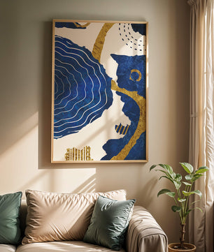 Diseño abstracto ondulado azul y dorado con patrones geométricos