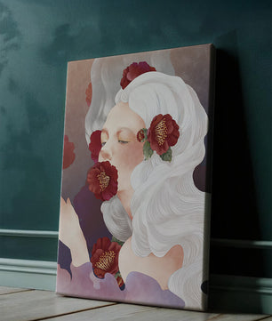 Retrato onírico de una mujer con cabello blanco y flores rojas