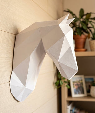 Horse head polygonal paper figure for assembly 25 x 35 x 19 – papercraft DIY craft, modern cardboard wall decoration, geometric style - Mi tienda