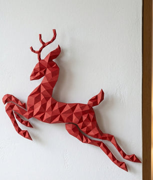 Modern flat deer wall papercraft, 56x57x2 cm geometric 3D polygonal silhouette, DIY creative kit for striking living room or hallway wall art, bold red home decor - Mi tienda