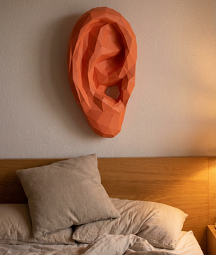 Figura de oreja de papel poligonal 3D para ensamblar 19 x 35 x 14 – kit de manualidades de papercraft decorativo, escultura geométrica moderna para pared sobre la cama