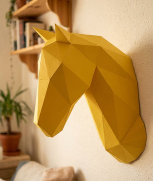 Horse head polygonal paper figure for assembly 25 x 35 x 19 – papercraft DIY craft, modern cardboard wall decoration, geometric style - Mi tienda