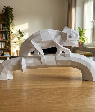 Geometric chameleon papercraft on stick, 3D DIY sculpture kit, 44x9x21 cm, modern animal decor for desk or workspace - Mi tienda